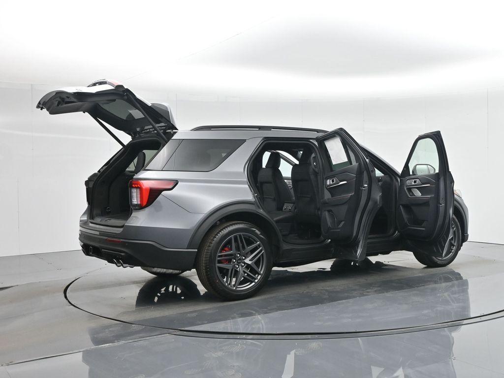 new 2025 Ford Explorer car, priced at $60,300