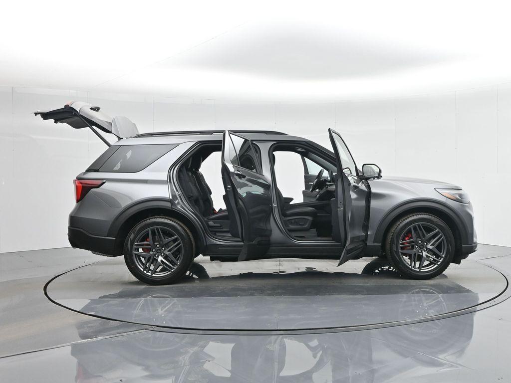 new 2025 Ford Explorer car, priced at $60,300