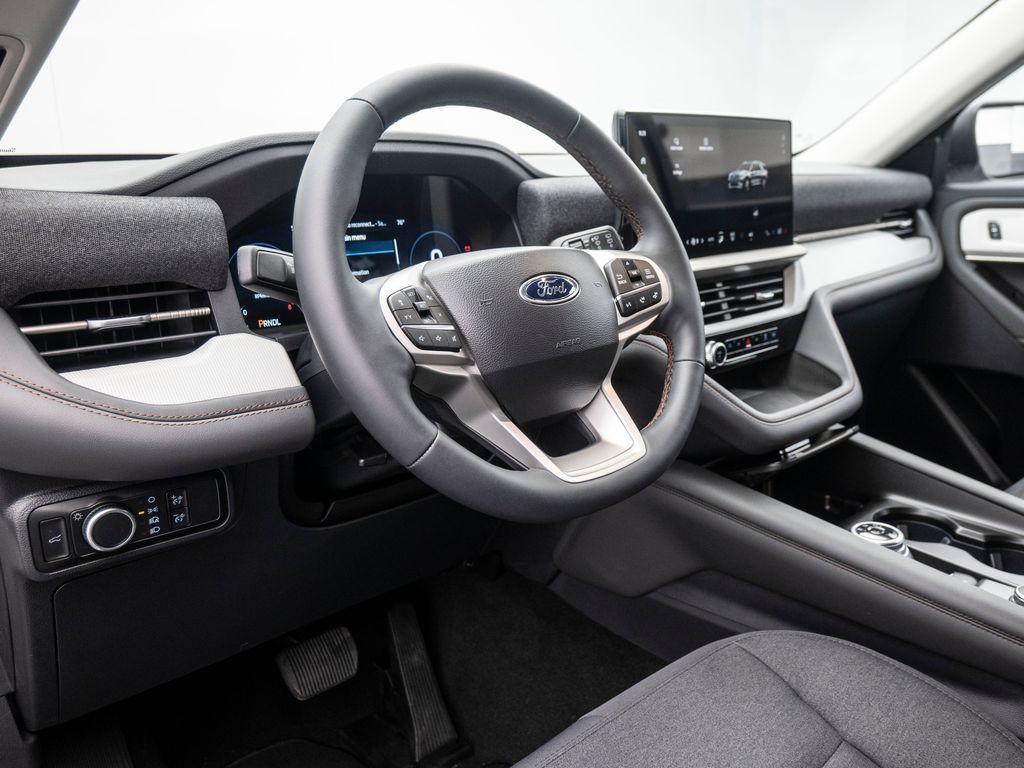 new 2025 Ford Explorer car, priced at $40,675