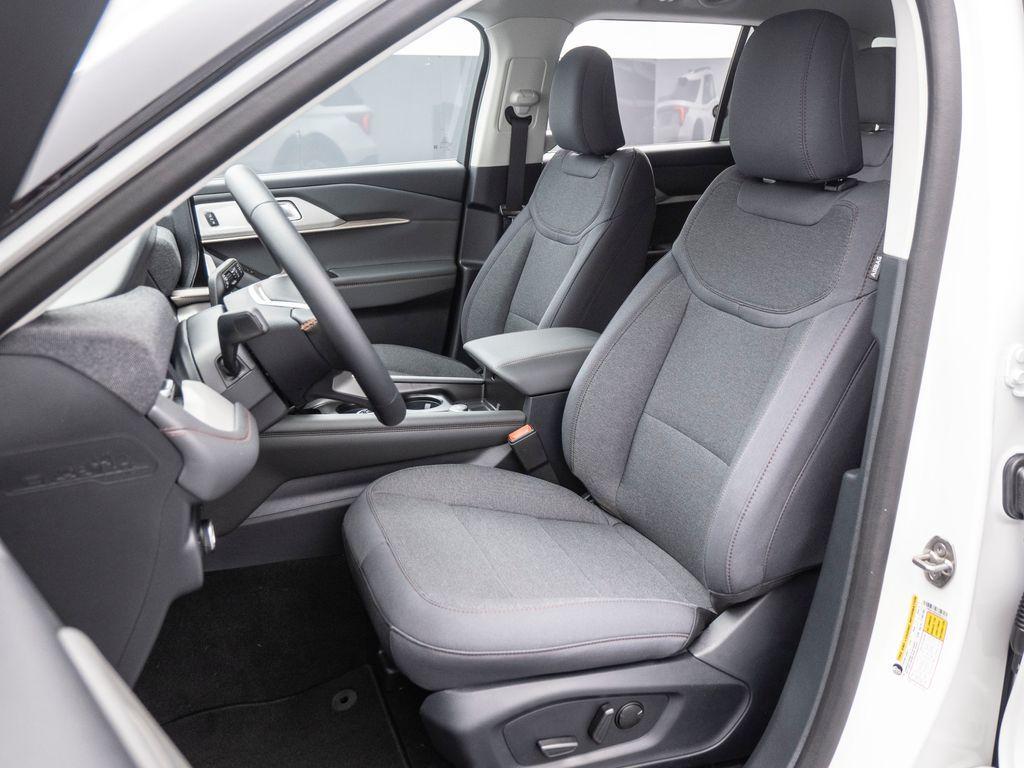 new 2025 Ford Explorer car, priced at $40,675