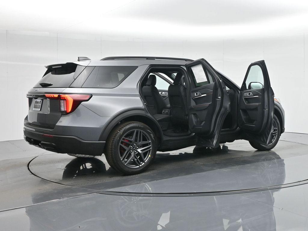 new 2025 Ford Explorer car, priced at $48,535