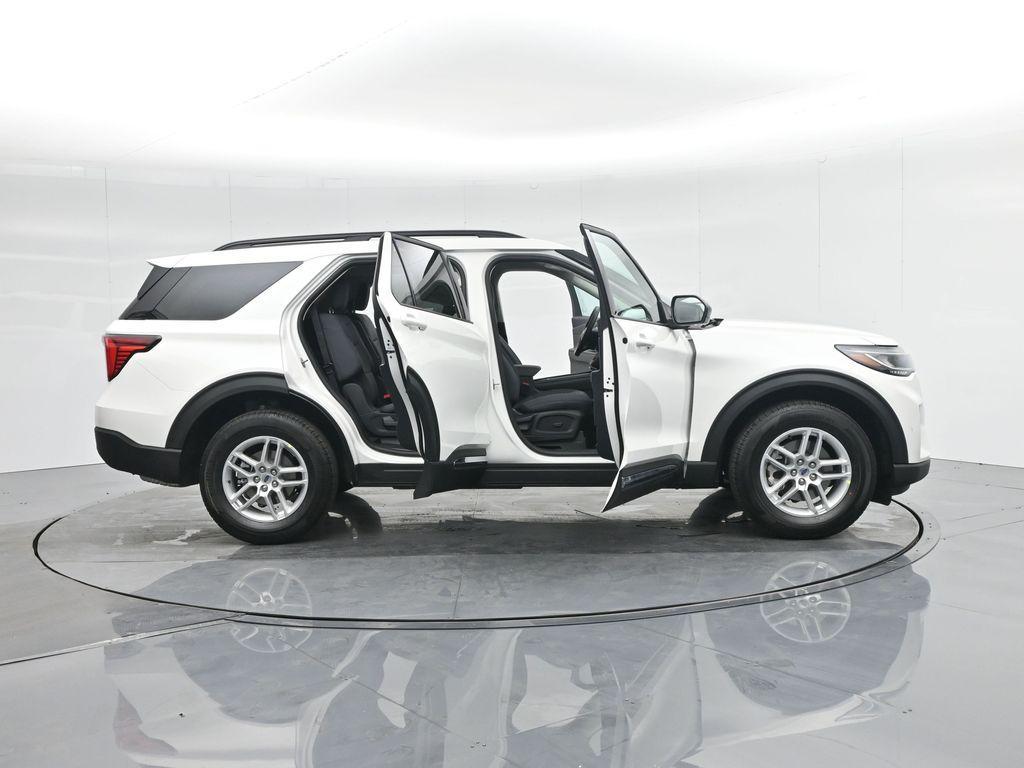 new 2025 Ford Explorer car, priced at $43,075