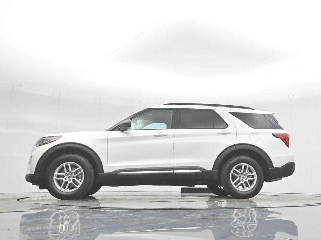 new 2025 Ford Explorer car, priced at $43,075
