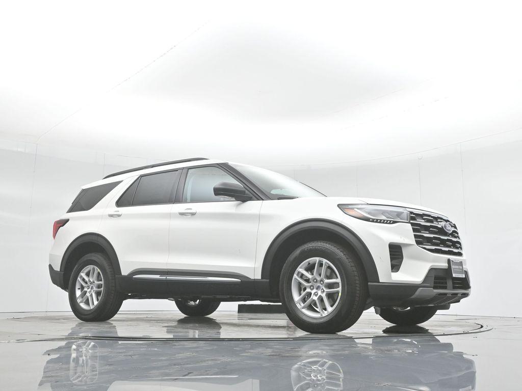 new 2025 Ford Explorer car, priced at $43,075