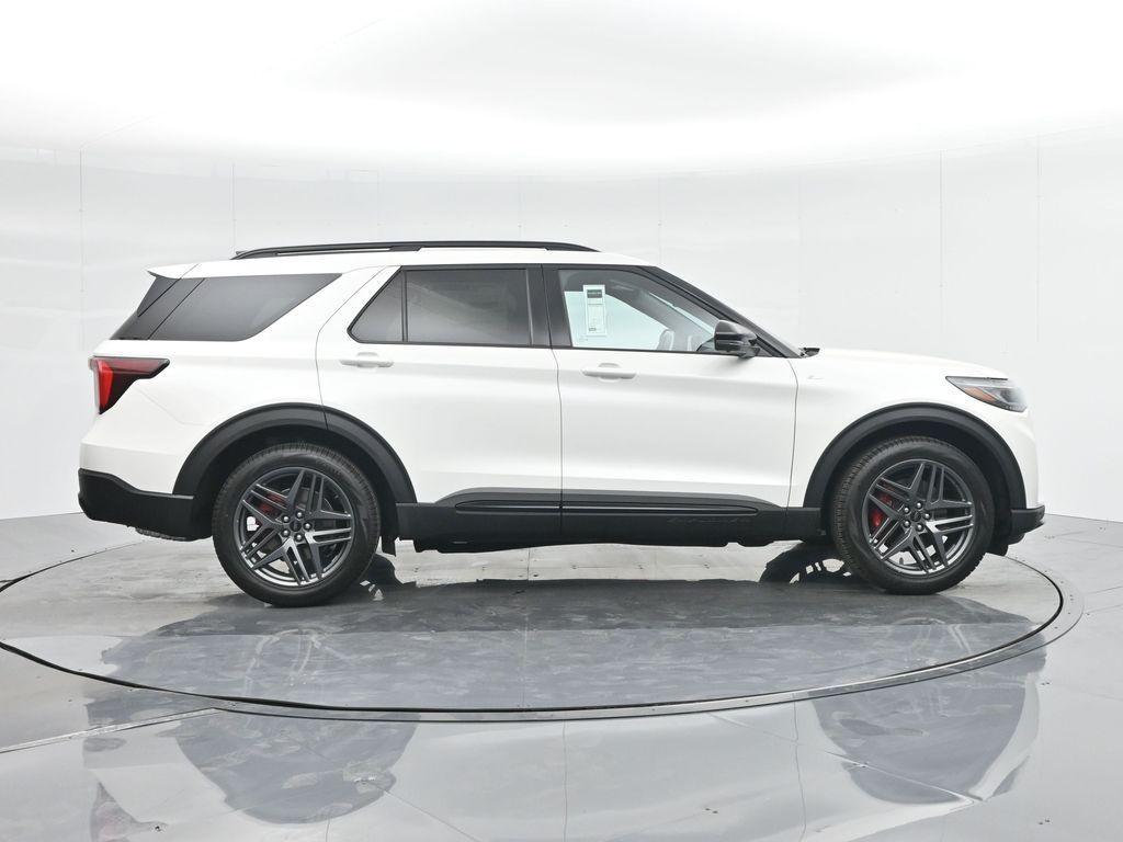 new 2025 Ford Explorer car, priced at $51,340