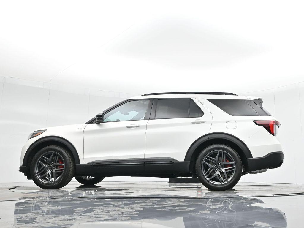 new 2025 Ford Explorer car, priced at $51,340