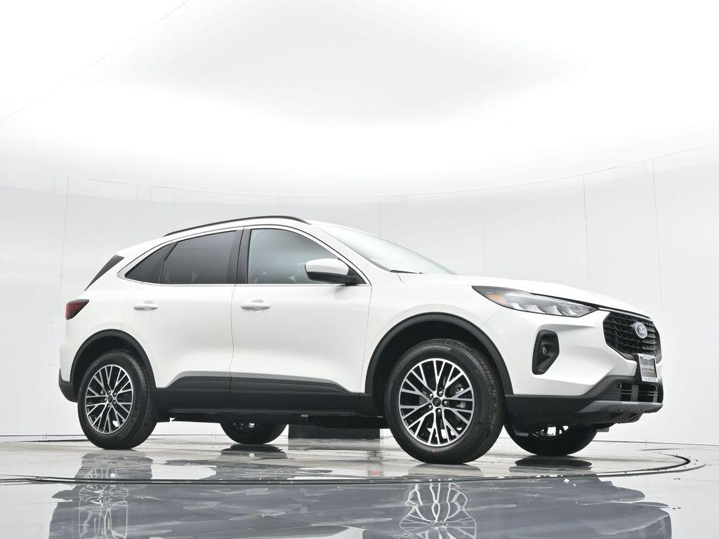 new 2025 Ford Escape PHEV car, priced at $34,267