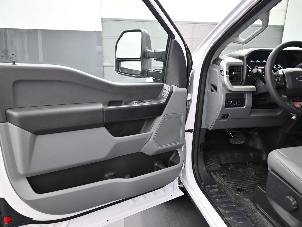 new 2024 Ford F-350 car, priced at $59,318