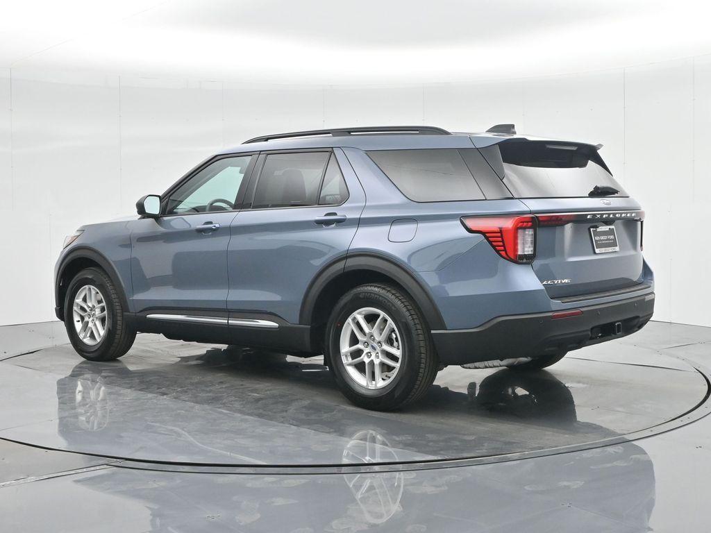 new 2025 Ford Explorer car, priced at $40,345