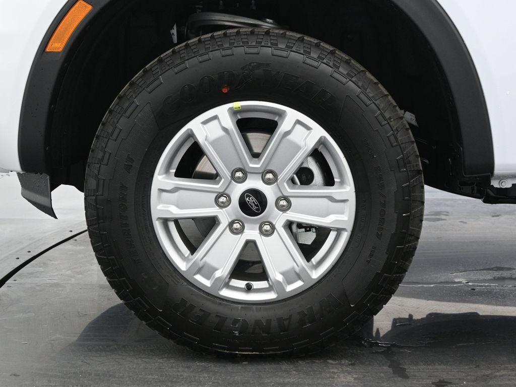 new 2025 Ford Ranger car, priced at $33,297