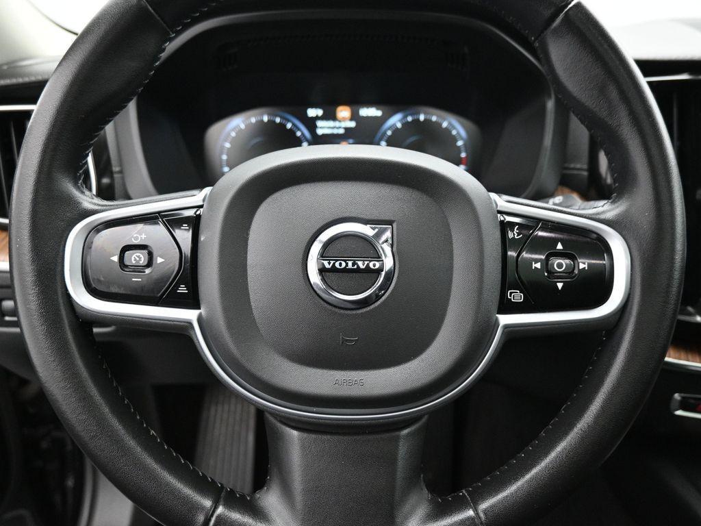 used 2019 Volvo XC60 car, priced at $25,800