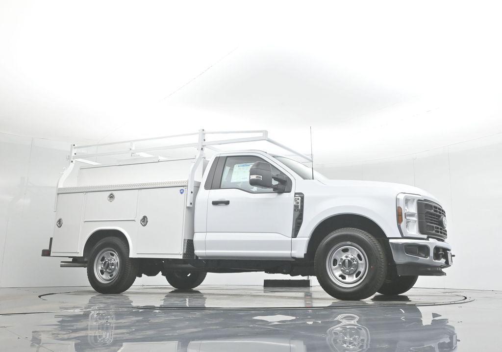 new 2024 Ford F-350 car, priced at $59,686