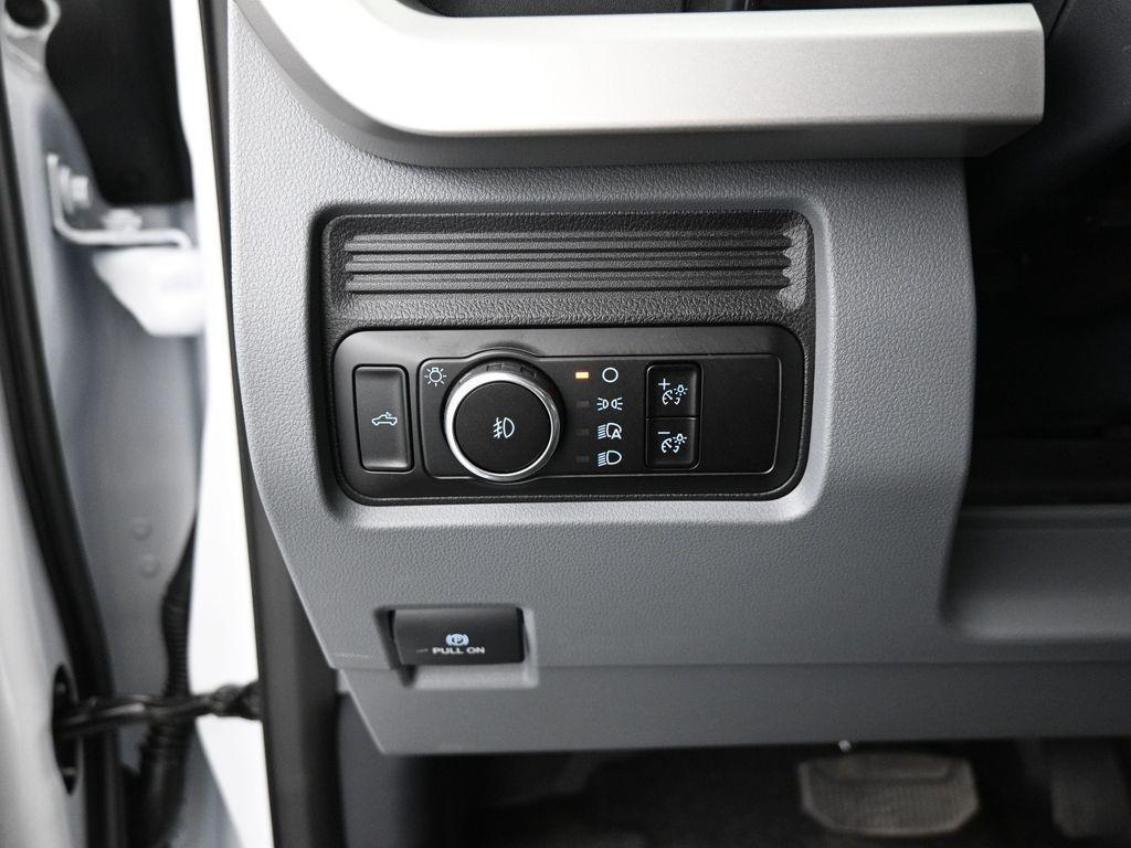 new 2024 Ford F-350 car, priced at $59,686