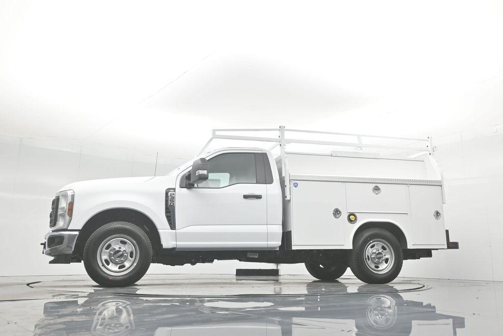 new 2024 Ford F-350 car, priced at $59,686