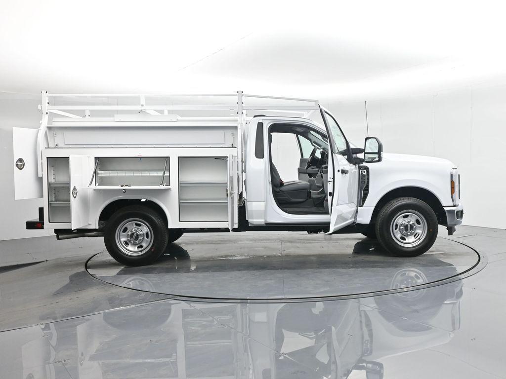 new 2024 Ford F-350 car, priced at $59,686
