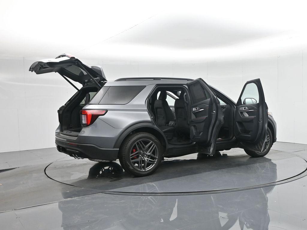 new 2025 Ford Explorer car, priced at $52,741