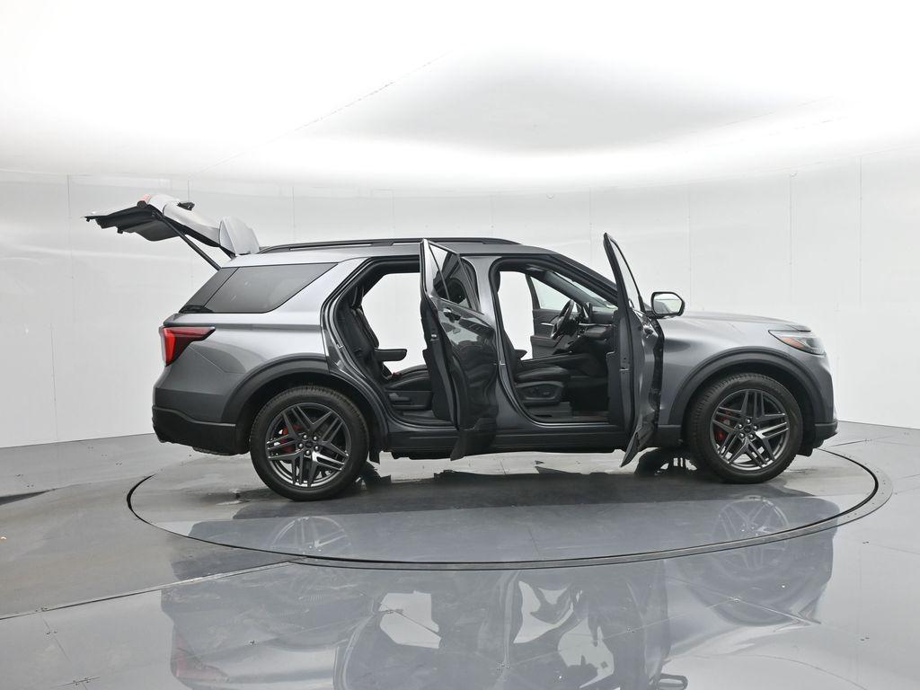 new 2025 Ford Explorer car, priced at $52,741