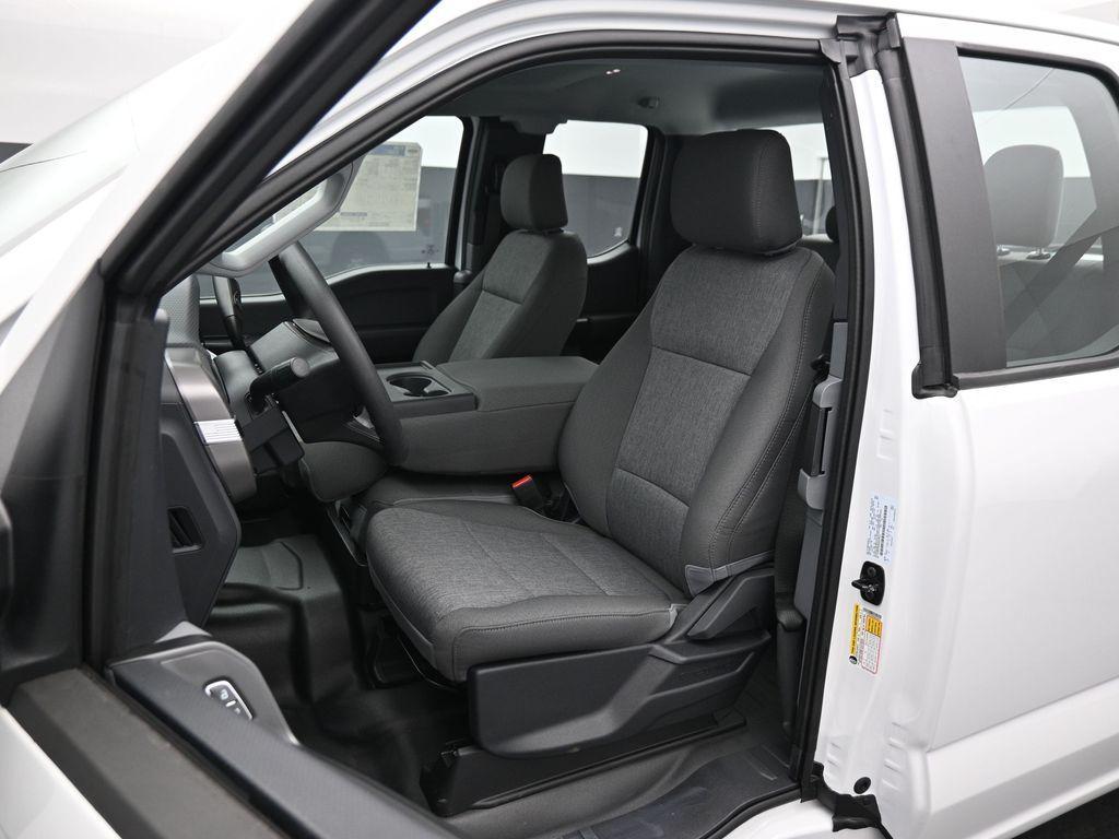 new 2025 Ford F-150 car, priced at $43,105
