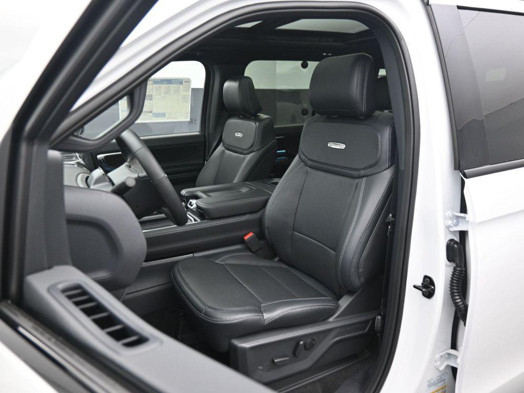 new 2025 Ford Expedition car, priced at $85,005