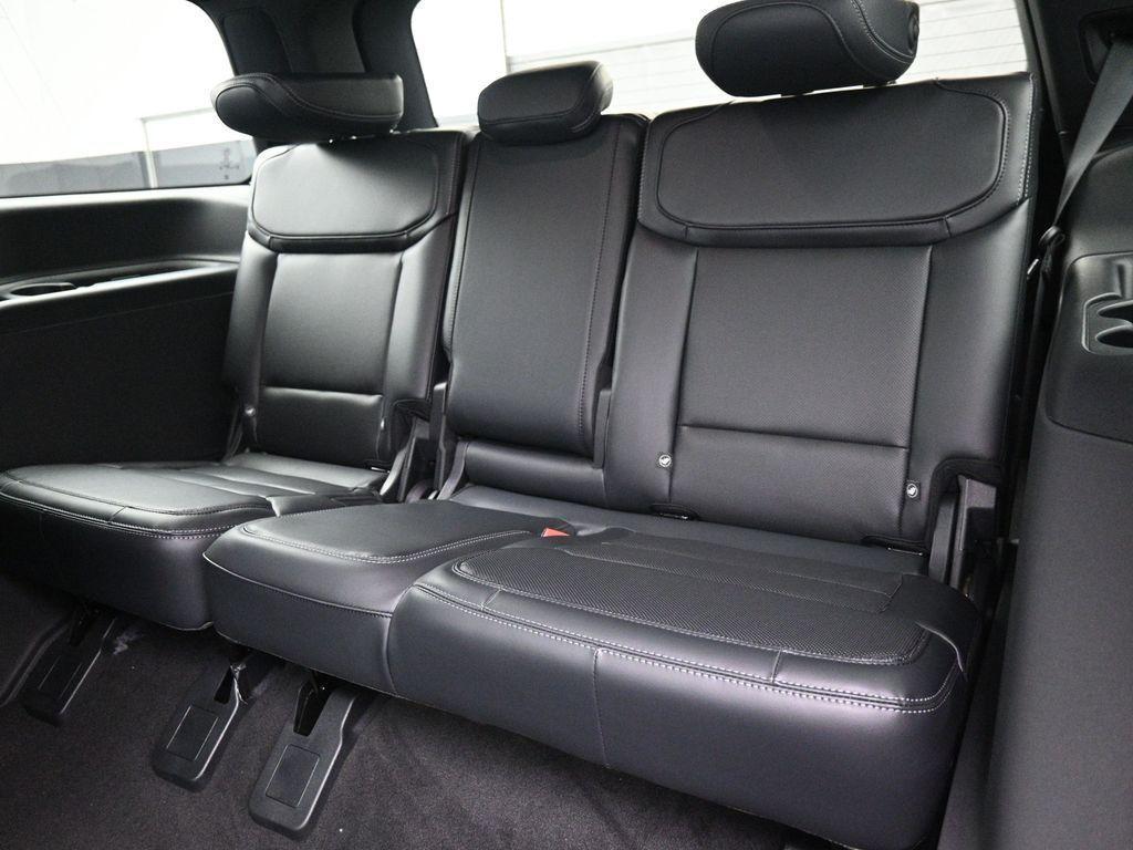 new 2025 Ford Expedition car, priced at $85,005