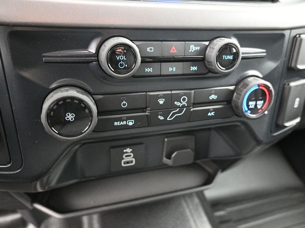 new 2025 Ford F-150 car, priced at $42,421