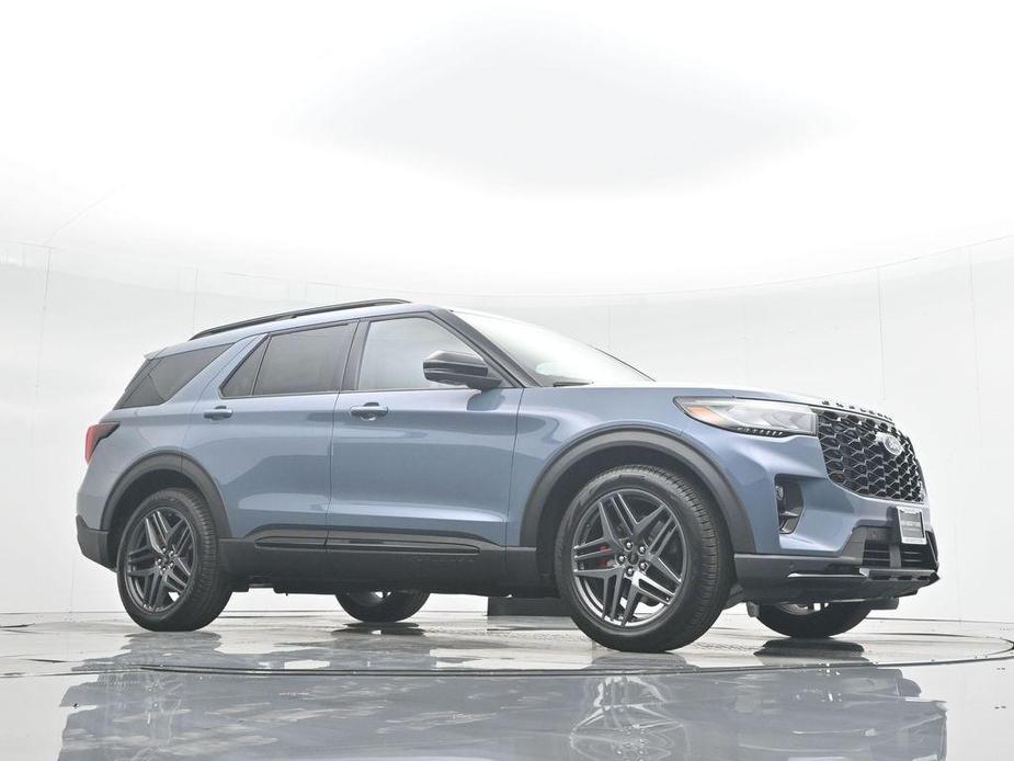 new 2025 Ford Explorer car