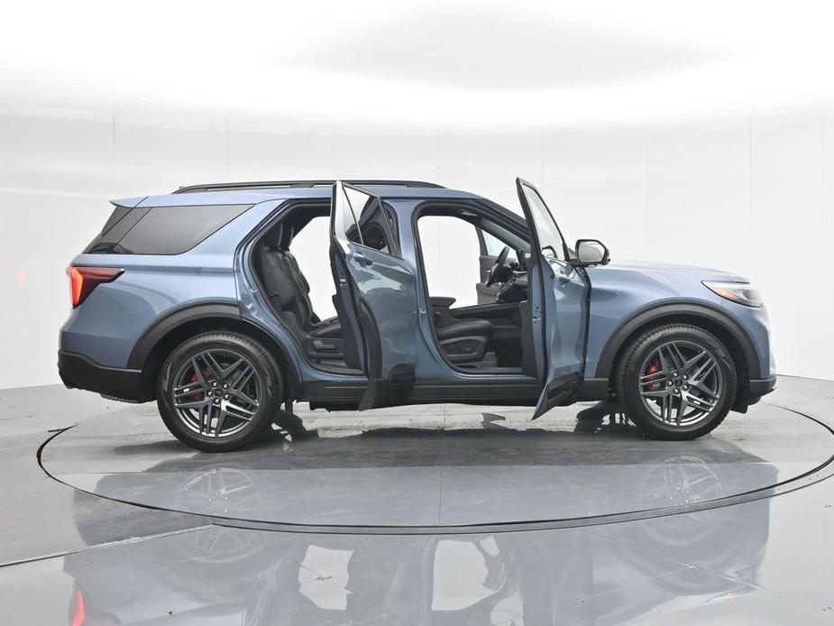 new 2025 Ford Explorer car