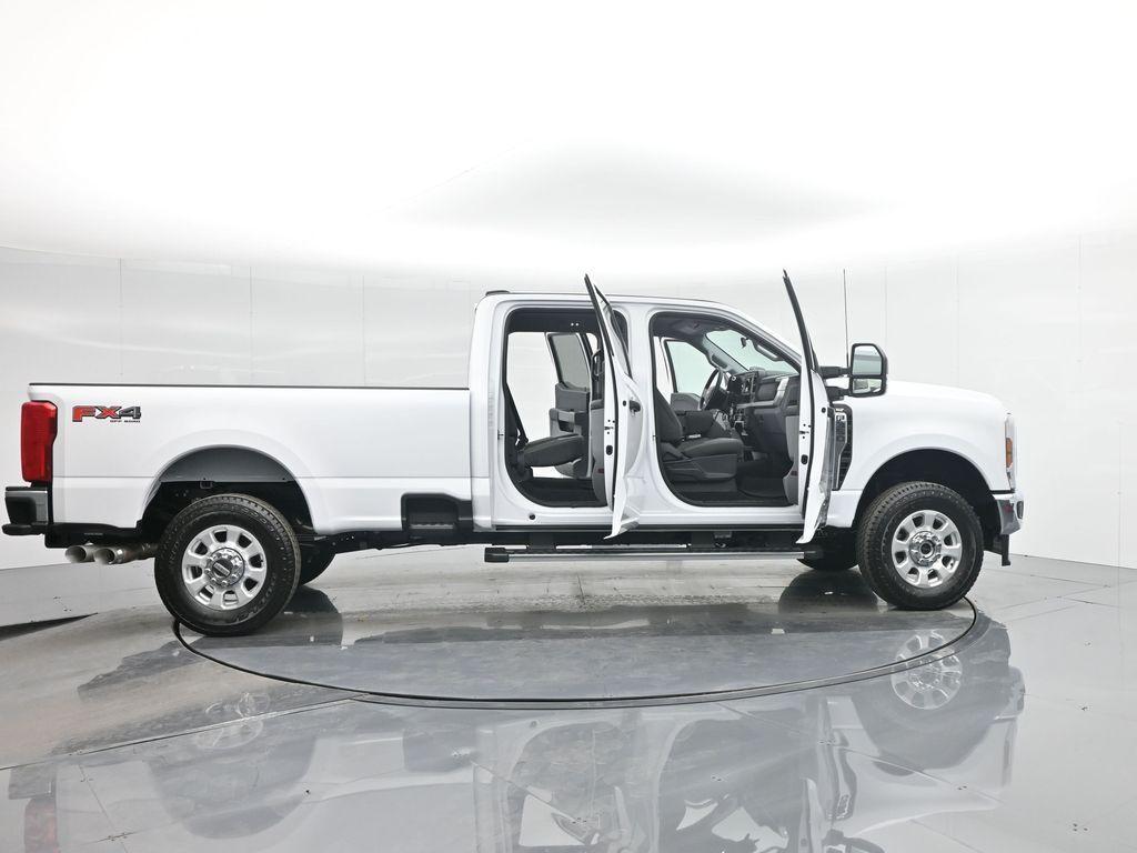 new 2024 Ford F-350 car, priced at $71,300