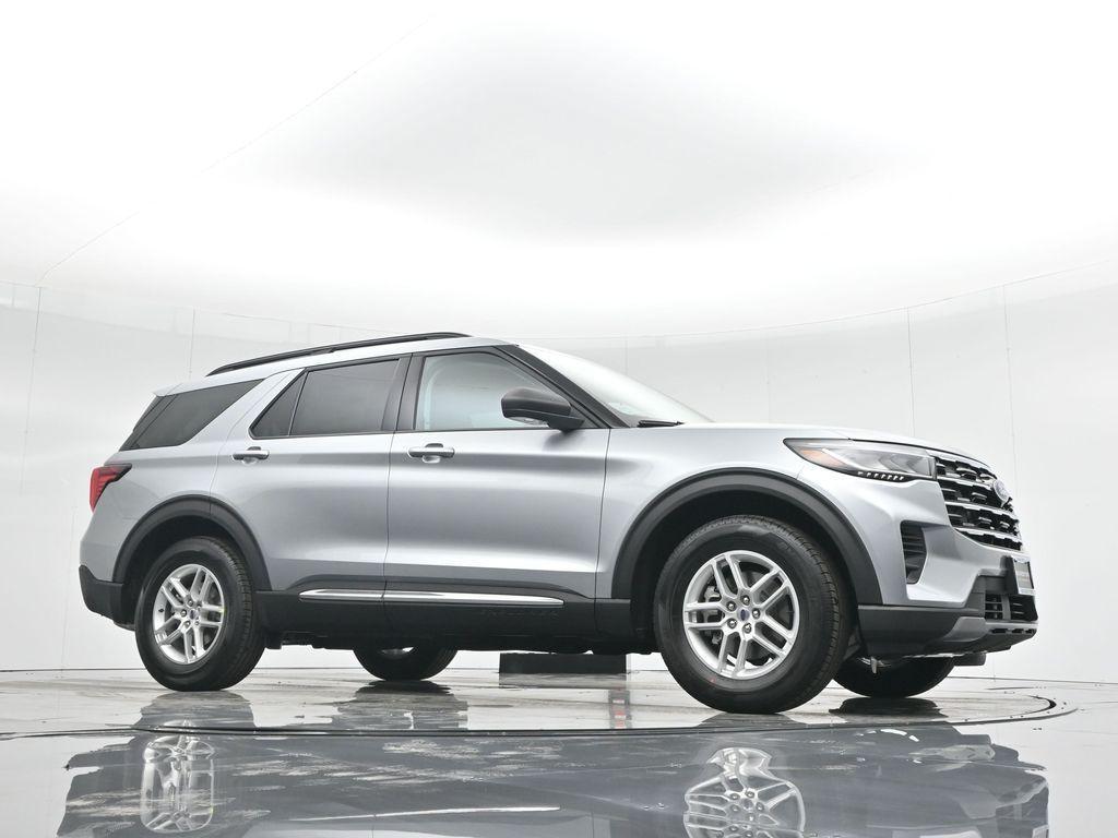 new 2025 Ford Explorer car, priced at $41,450