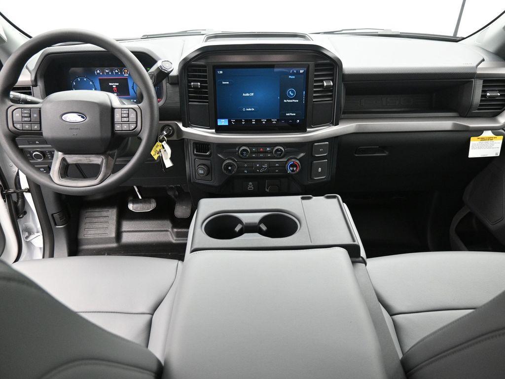 new 2025 Ford F-150 car, priced at $39,352