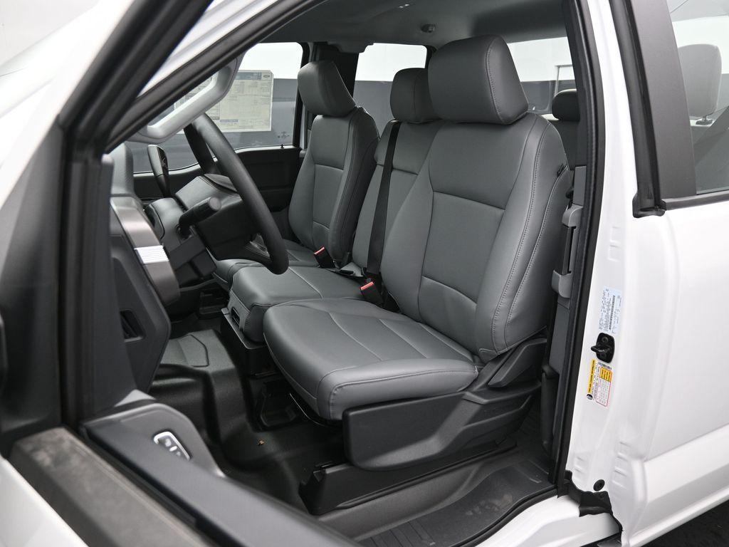 new 2025 Ford F-150 car, priced at $39,352