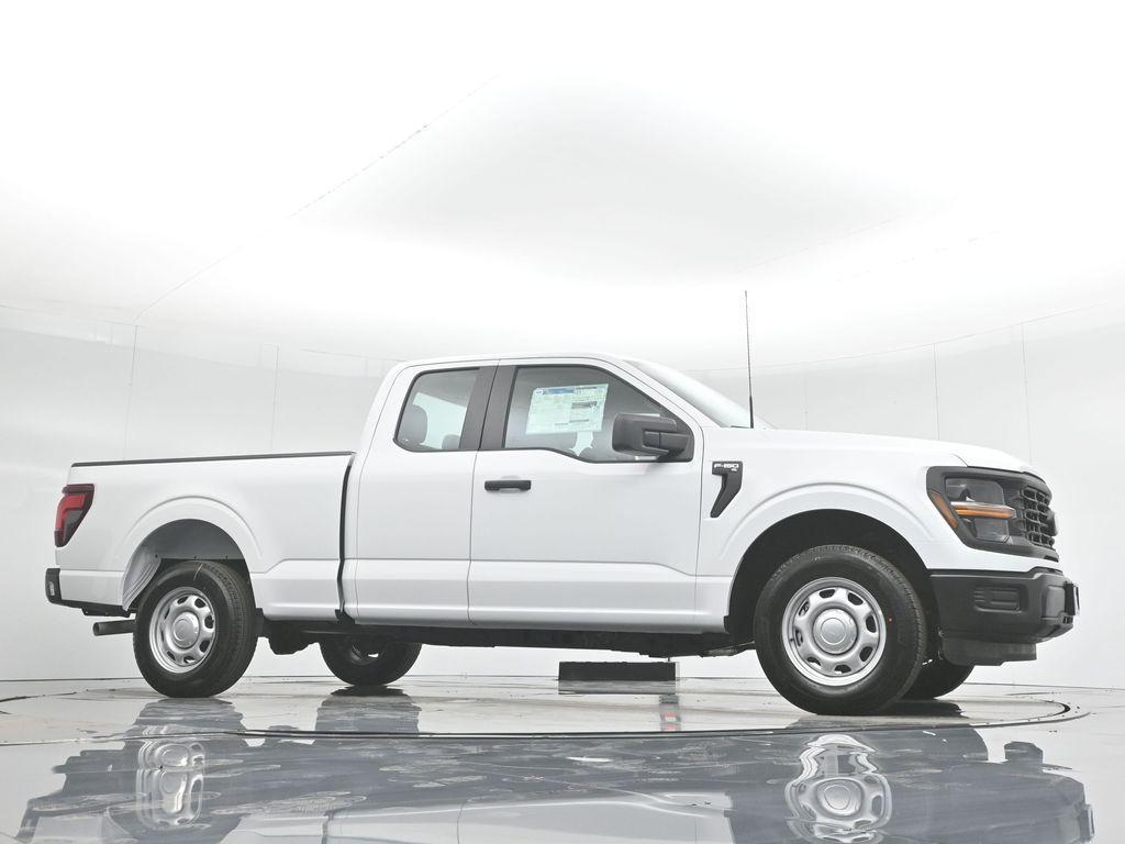 new 2025 Ford F-150 car, priced at $39,352