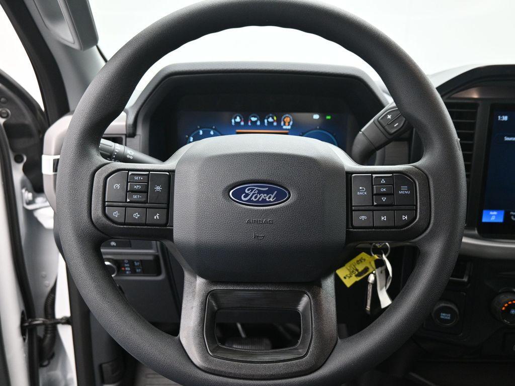 new 2025 Ford F-150 car, priced at $39,352