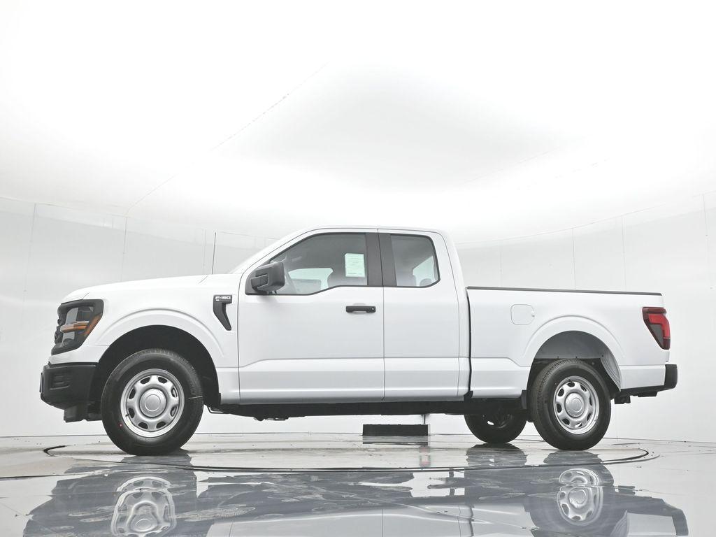 new 2025 Ford F-150 car, priced at $39,352