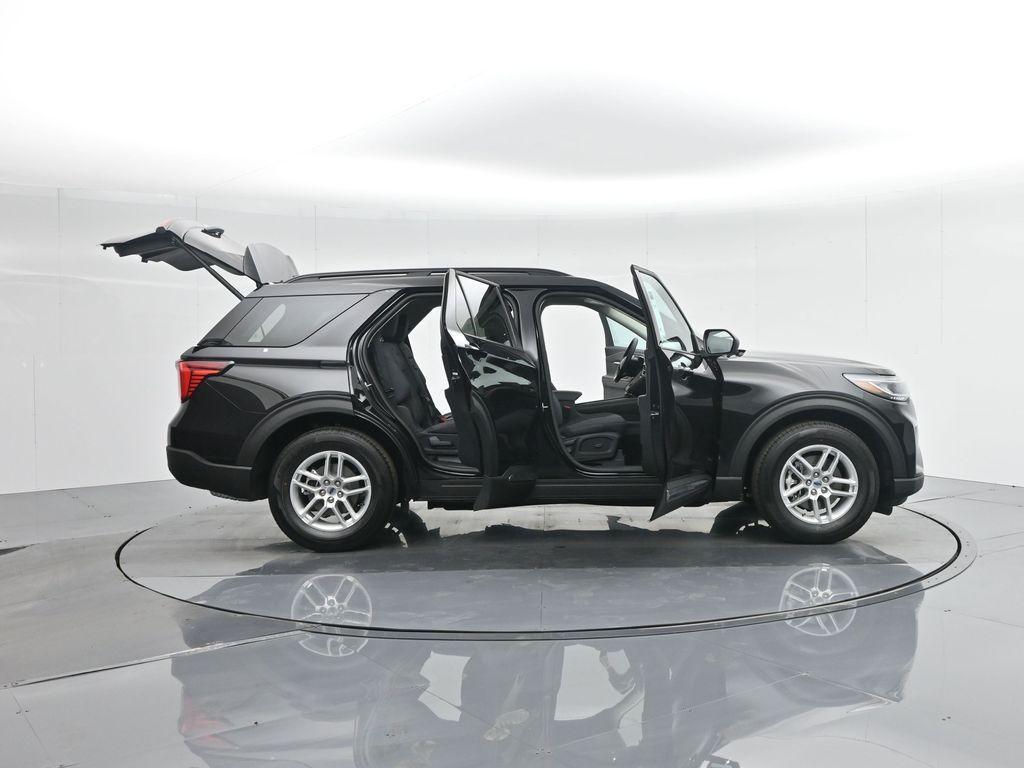 new 2025 Ford Explorer car, priced at $40,280