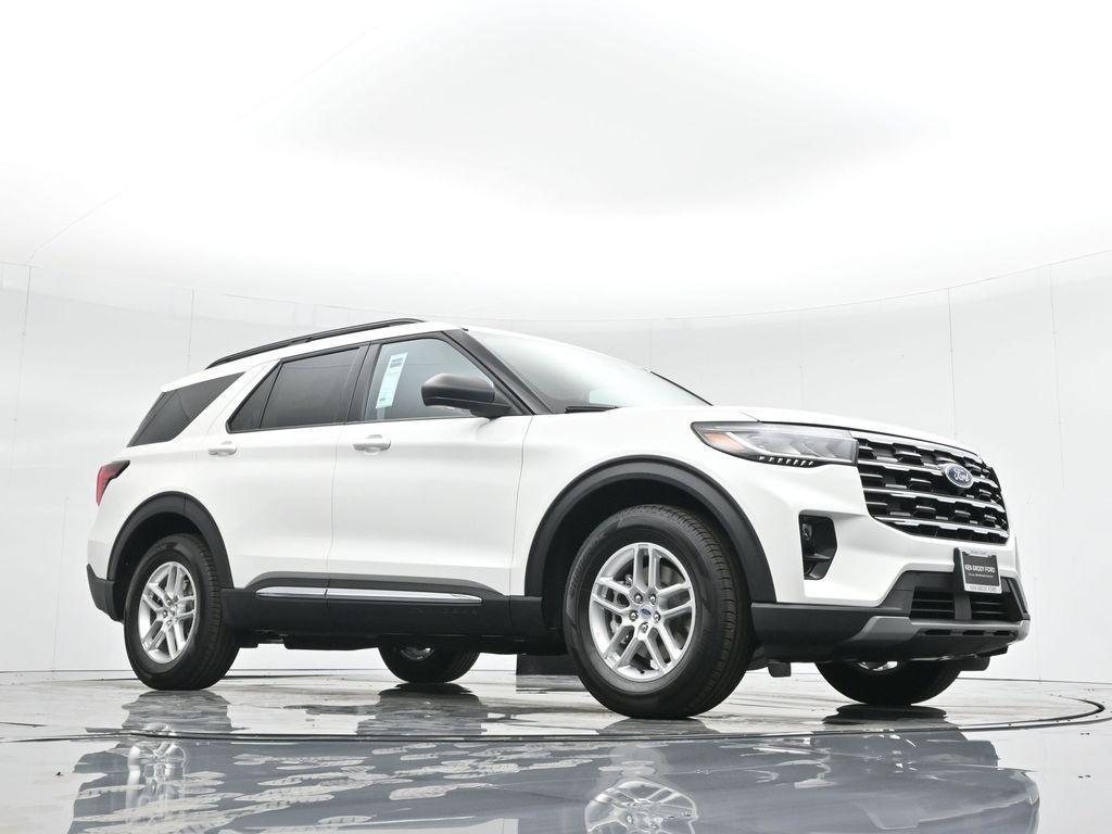 new 2025 Ford Explorer car, priced at $45,605