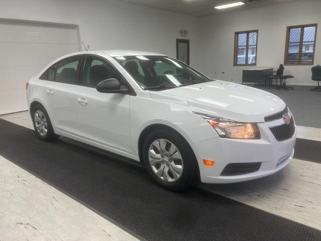 used 2014 Chevrolet Cruze car, priced at $9,306