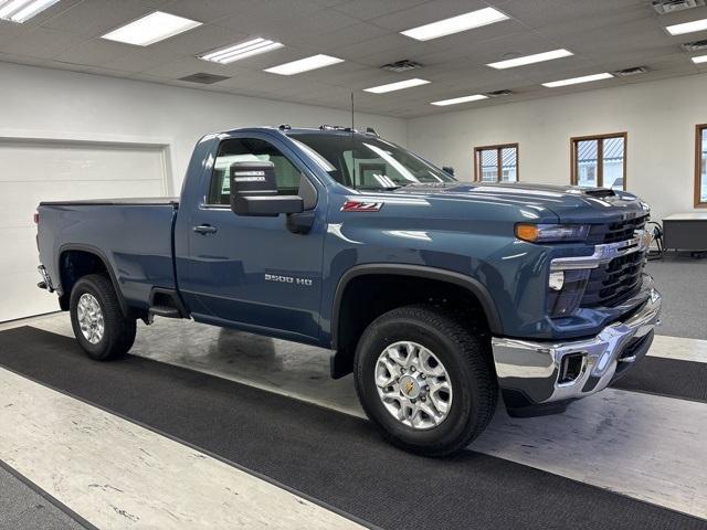 new 2025 Chevrolet Silverado 3500 car, priced at $61,000