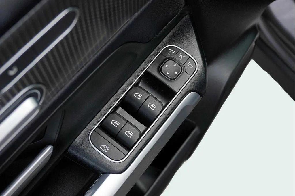 used 2020 Mercedes-Benz GLB 250 car, priced at $26,888
