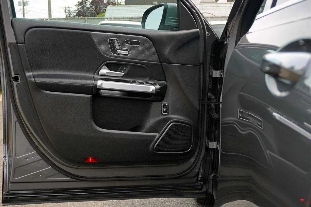 used 2020 Mercedes-Benz GLB 250 car, priced at $26,888