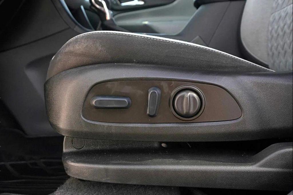 used 2022 Chevrolet Equinox car, priced at $14,488