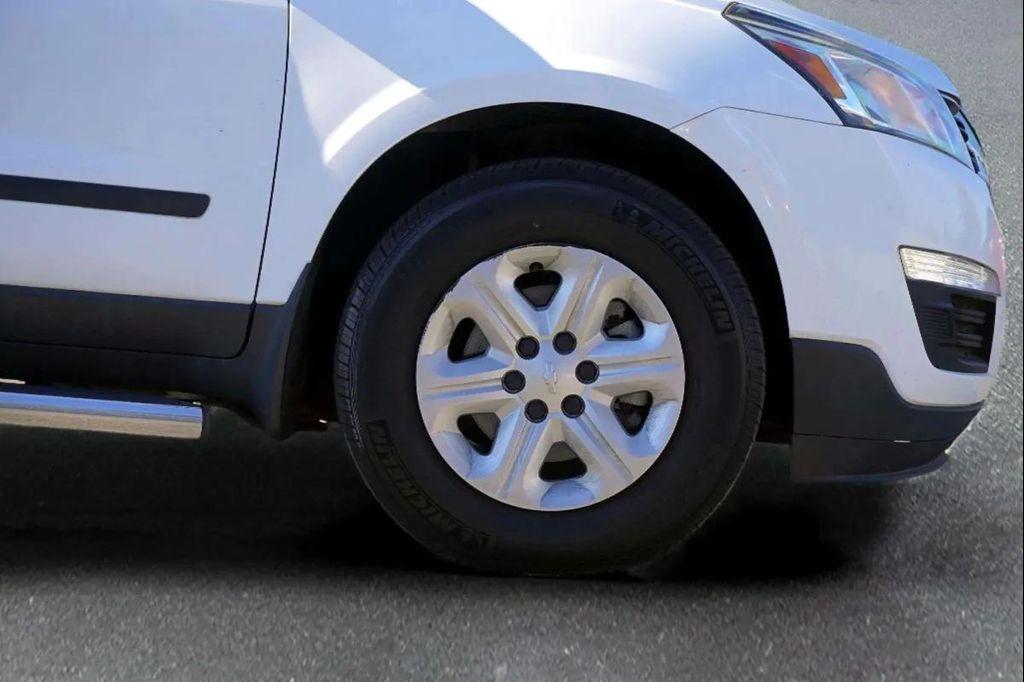 used 2017 Chevrolet Traverse car, priced at $15,988