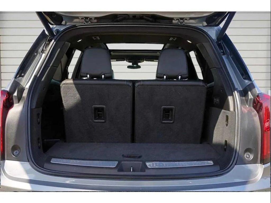 used 2023 Cadillac XT6 car, priced at $30,888