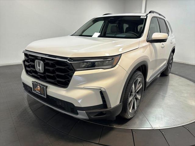 new 2025 Honda Pilot car, priced at $54,930