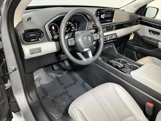 new 2025 Honda Pilot car, priced at $51,050