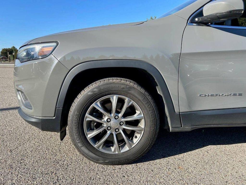 used 2021 Jeep Cherokee car, priced at $16,495