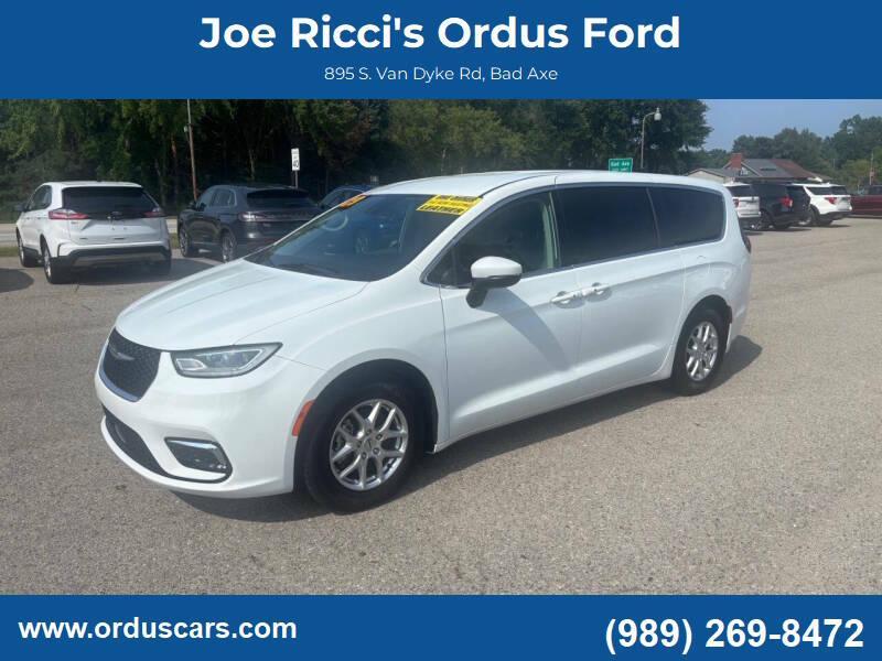 used 2023 Chrysler Pacifica car, priced at $25,495
