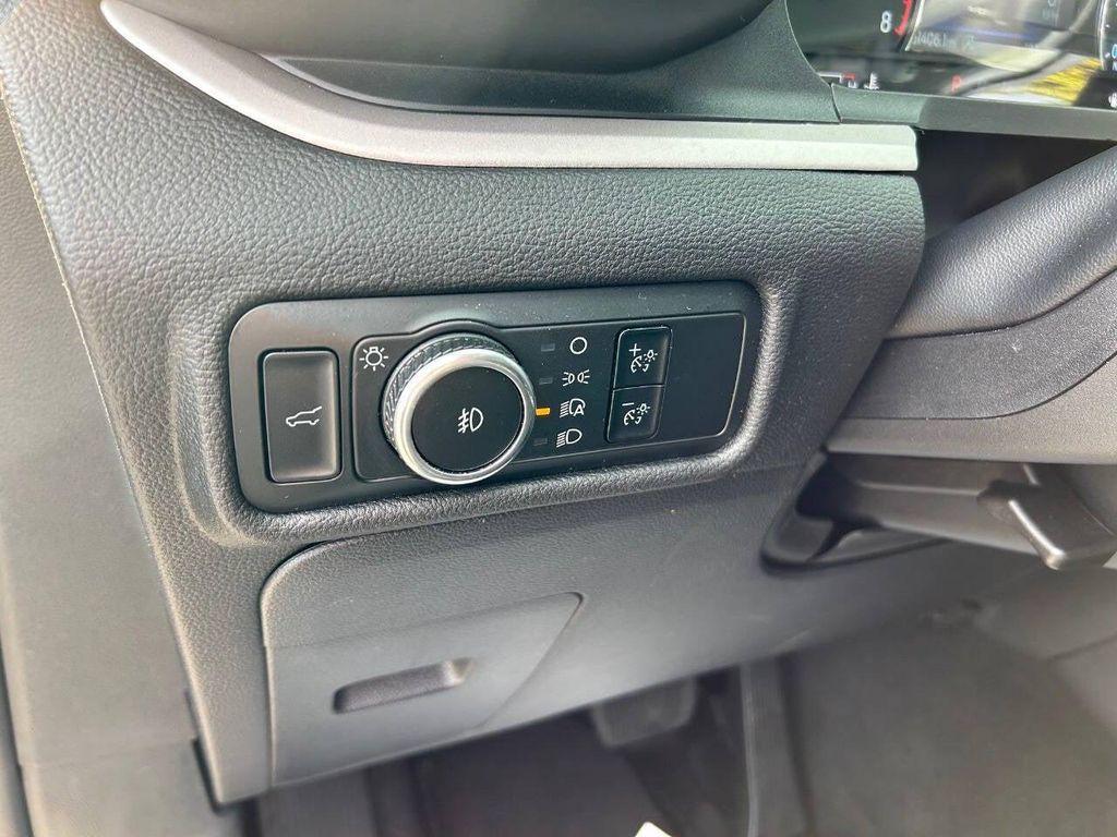used 2024 Ford Explorer car, priced at $30,995