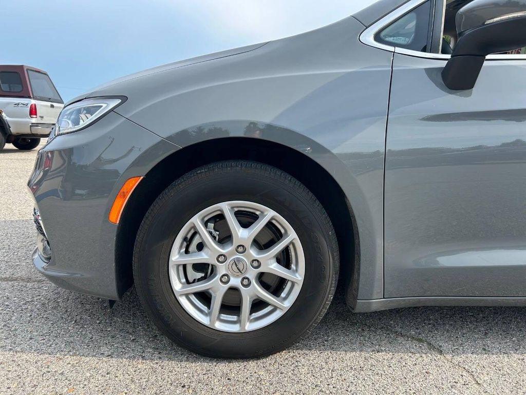 used 2023 Chrysler Pacifica car, priced at $25,495