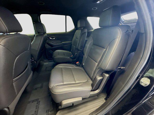 used 2022 Chevrolet Traverse car, priced at $31,498